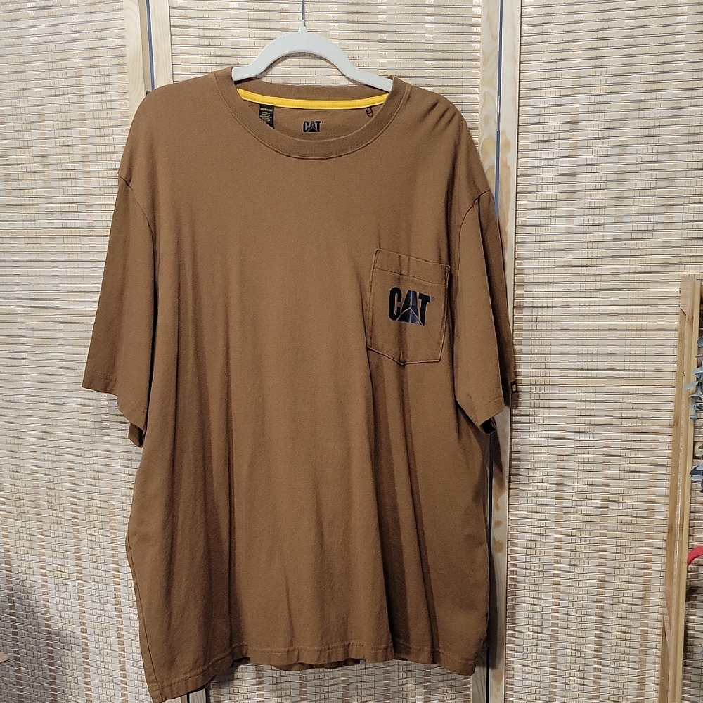 EUC CAT Graphic Pocket Tee - Bronze/Black Men's Size XXL